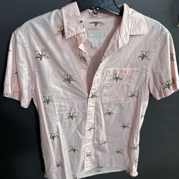 American Eagle Outfitters Tuscan Pink Patterned button Down Men's Shirt Size S - Picture 2 of 5